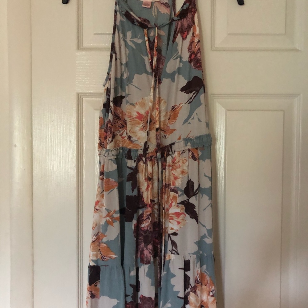 Super Cute & Flowy Summer Dress